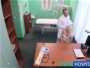 FakeHospital medic helps ash-blonde get a wet labia